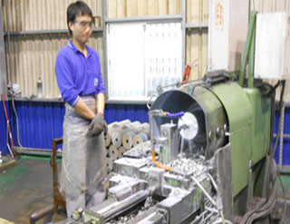 鑽孔機